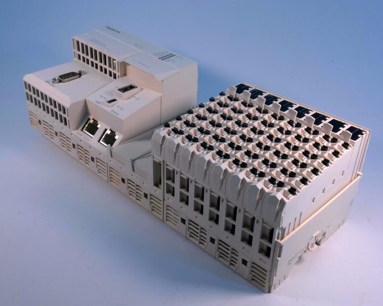 Schneider Electric TM258LF42DR